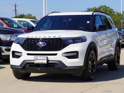 Used 2023 Ford Explorer ST-Line w/ Class IV Trailer Tow Package RWD image 3