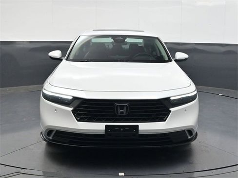 Used 2024 Honda Accord Touring image 9