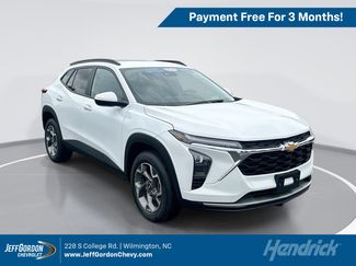 Used 2025 Chevrolet Trax LT w/ LT Convenience Package FWD video 1