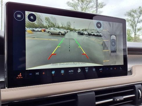 Used 2023 Lincoln Corsair AWD image 9