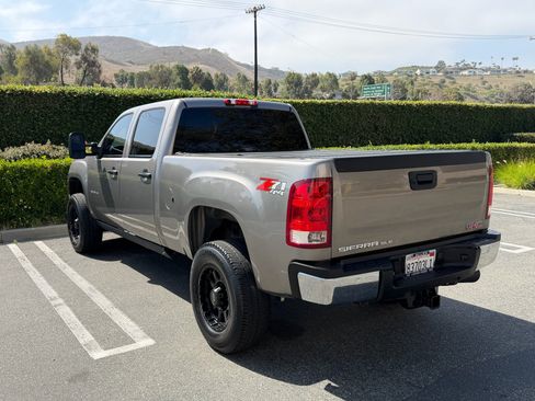 Used 2013 GMC Sierra 2500 SLE w/ SLE Preferred Package AWD/4WD image 6