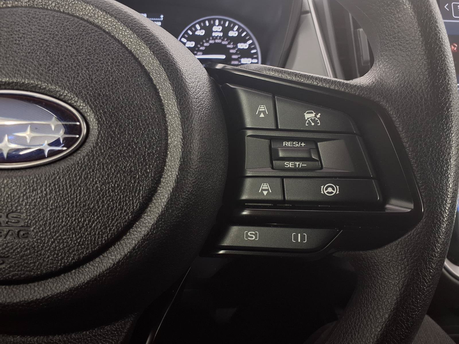 Used 2025 Subaru Crosstrek 2.5i Premium AWD/4WD image 17