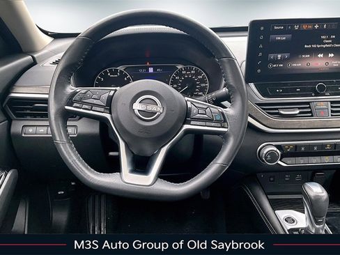 Used 2023 Nissan Altima 2.5 SV w/ SV Premium Package image 8