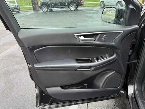 Used 2018 Ford Edge SEL w/ Equipment Group 201A AWD/4WD image 8