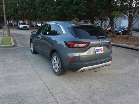 Used 2023 Ford Escape Active w/ Cold Weather Package FWD image 18