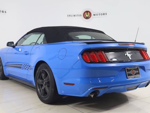 Used 2017 Ford Mustang Convertible RWD image 4