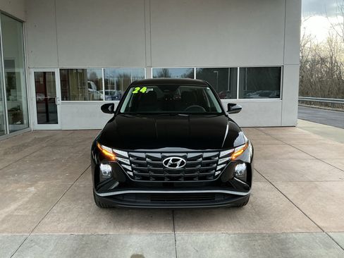 Used 2024 Hyundai Tucson SE image 2