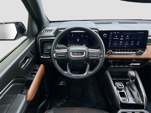 Used 2023 GMC Canyon AT4 image 22