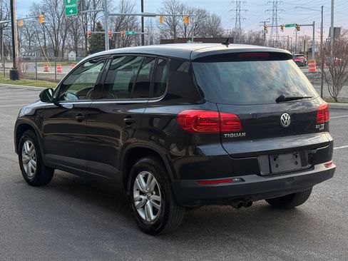 Used 2013 Volkswagen Tiguan S image 3