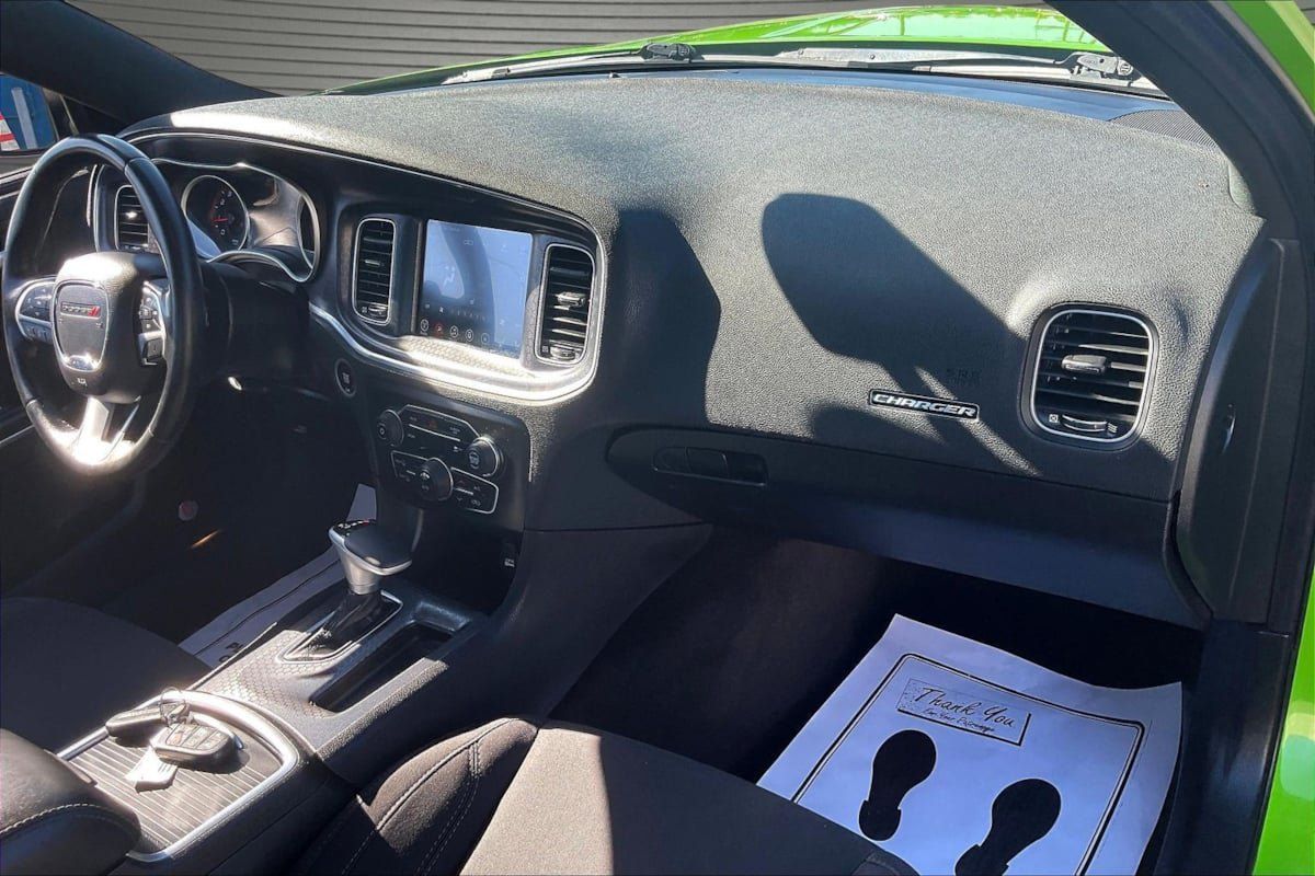 Used 2017 Dodge Charger SXT w/ Rallye Group RWD image 24