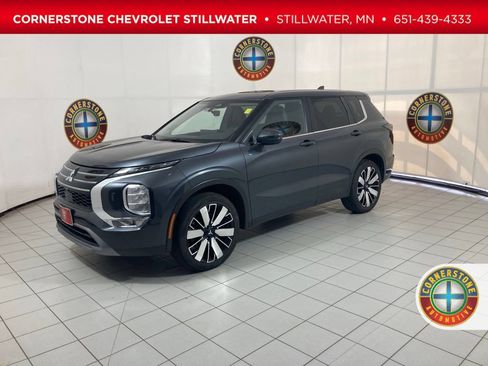 Used 2025 Mitsubishi Outlander SE AWD/4WD image 1