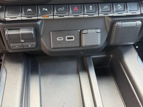 Used 2022 GMC Sierra 1500 AT4 w/ AT4 Premium Package AWD/4WD image 38