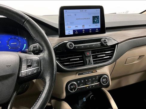 Used 2020 Ford Escape Titanium image 8