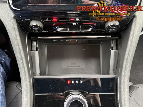 Used 2025 Jeep Grand Cherokee Laredo X w/ Luxury Tech Group I image 13