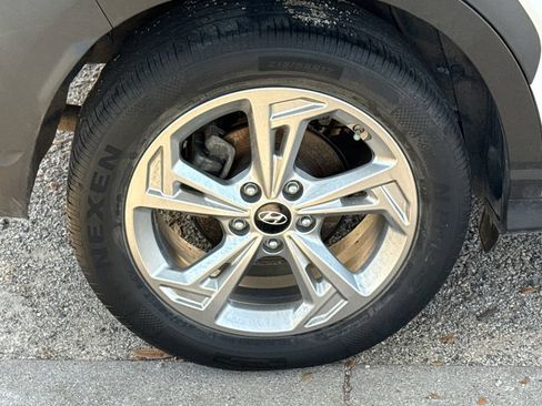 Used 2022 Hyundai Kona SEL w/ Cargo Package FWD image 9