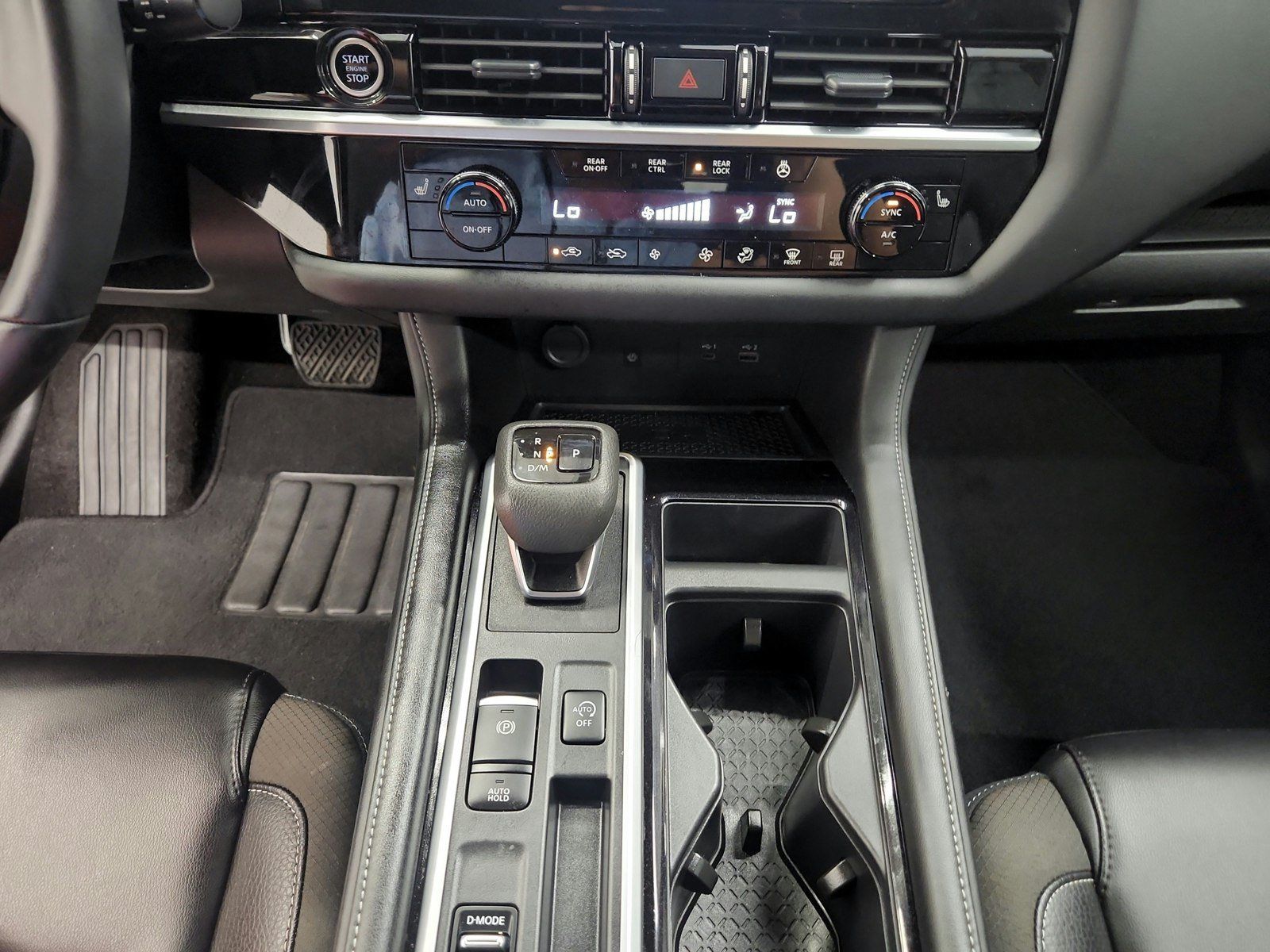 Used 2024 Nissan Pathfinder SL FWD image 39