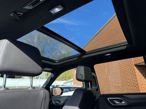 Certified 2022 Chevrolet Suburban LT w/ Luxury Package image 29