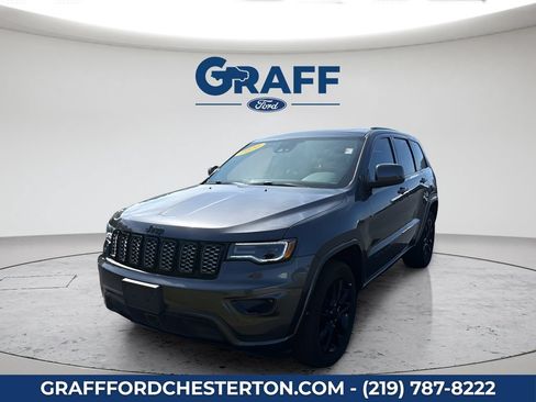 Used 2020 Jeep Grand Cherokee Altitude RWD image 1