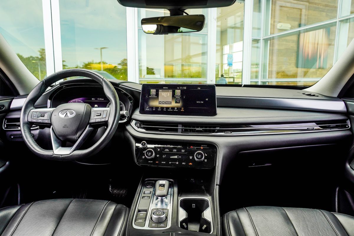 Certified 2023 INFINITI QX60 Luxe w/ Cargo Package AWD/4WD image 4