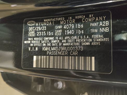 Used 2024 Hyundai Elantra Blue FWD image 33