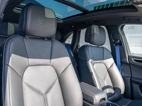 New 2026 Porsche Macan AWD/4WD image 27