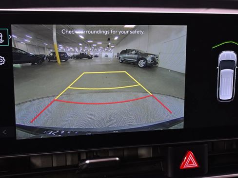Used 2026 Kia Carnival FWD image 31