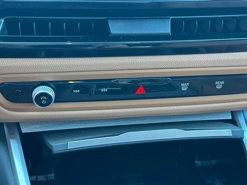 Used 2025 BMW i4 eDrive40 w/ Premium Package image 23