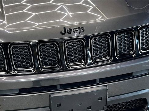 Used 2018 Jeep Compass Latitude w/ Popular Equipment Group image 32