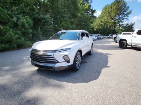 Certified 2025 Chevrolet Blazer Premier w/ Driver Confidence II Package image 9