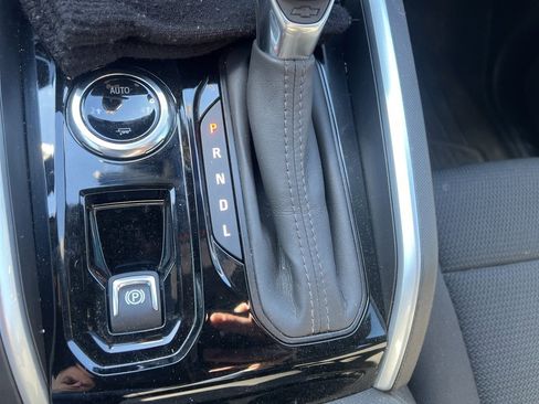 Used 2024 Chevrolet Colorado LT w/ LT Convenience Package II image 26