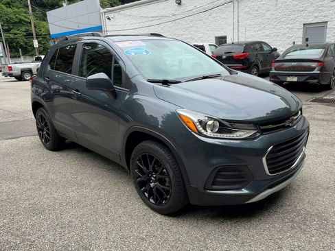 Certified 2022 Chevrolet Trax LT w/ Sport Edition AWD/4WD image 2