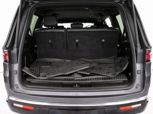 Used 2024 Jeep Wagoneer Series III image 29