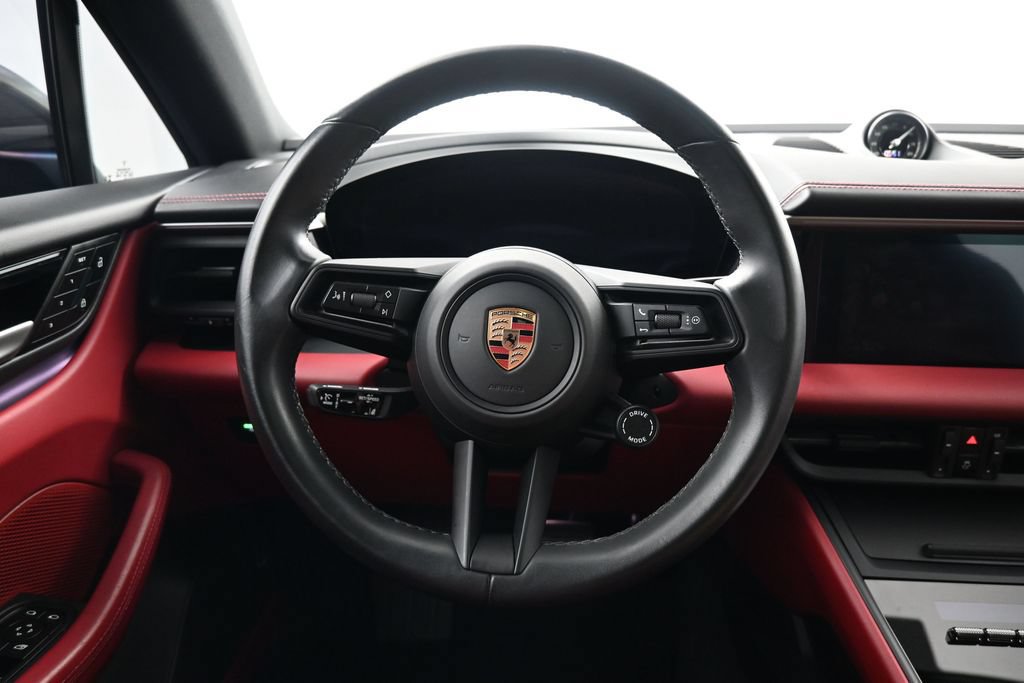 Certified 2025 Porsche Macan 4 Electric AWD/4WD image 13