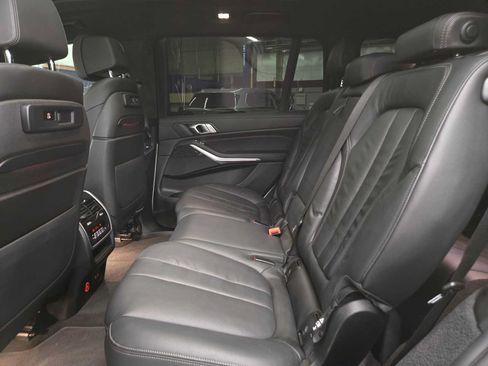 Used 2022 BMW X7 xDrive40i w/ M Sport Package AWD/4WD image 18