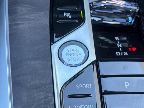 New 2026 BMW X7 xDrive40i w/ Executive Package image 30