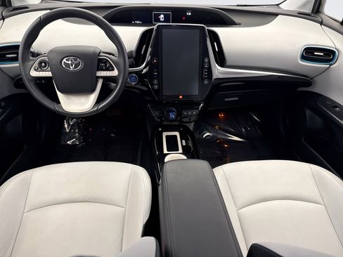 Used 2017 Toyota Prius Prime Advanced image 14