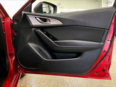 Used 2017 MAZDA MAZDA3 Sport w/ Preferred Equipment Package image 21