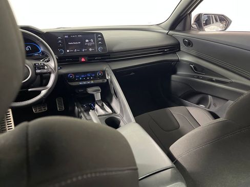 Certified 2025 Hyundai Elantra Sport image 17