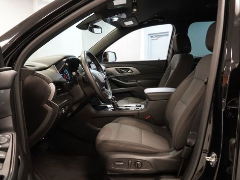 Used 2023 Chevrolet Traverse LT image 4