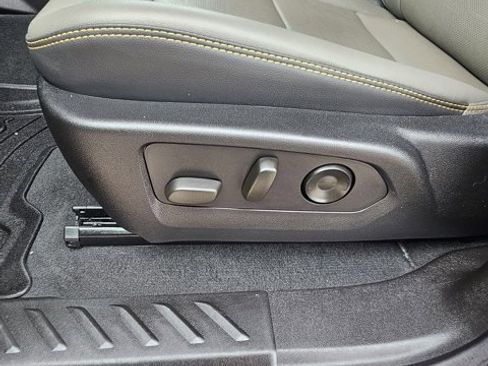 Used 2024 Chevrolet Colorado ZR2 w/ ZR2 Convenience Package III image 12