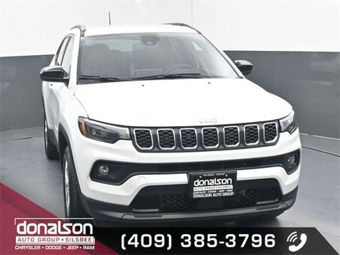 New 2026 Jeep Compass Latitude image 3