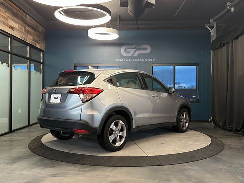 Used 2018 Honda HR-V LX image 3
