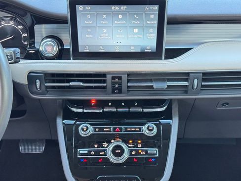 Used 2021 Lincoln Corsair AWD w/ Rear Removable Package Tray image 22
