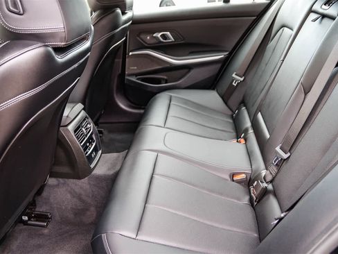 Used 2025 BMW 330i xDrive Sedan w/ Convenience Package image 15