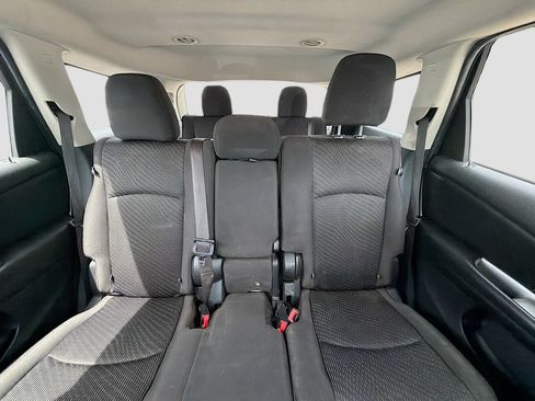 Used 2019 Dodge Journey SE w/ Connectivity Group FWD image 16