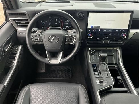 Used 2024 Lexus GX 550 image 12