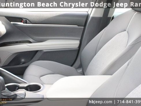 Used 2021 Toyota Camry LE image 30