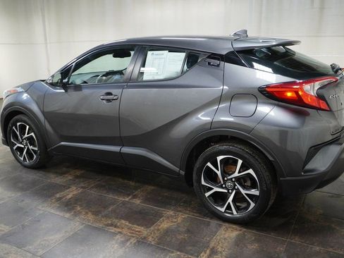 Used 2018 Toyota C-HR XLE image 6