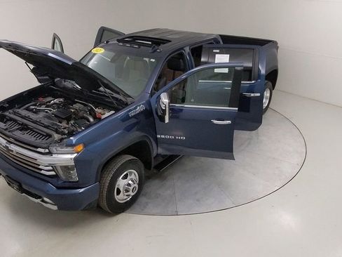 Used 2021 Chevrolet Silverado 3500 High Country image 47