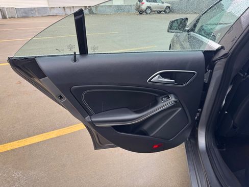 Used 2014 Mercedes-Benz CLA 250 image 18